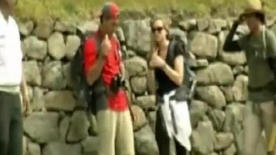 Antonio Banderas visita el monte Machu Picchu