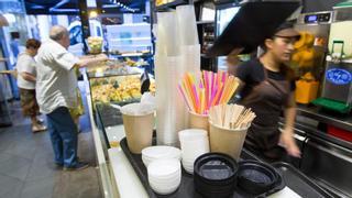 El gobierno de Collboni inspeccionará las panaderías con degustación tras la queja de los hosteleros de Barcelona