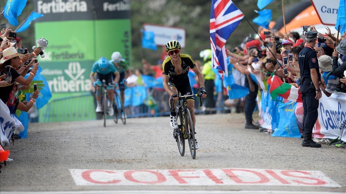 segea44949760 mitchelton scott s british cyclist simon yates races towards180908180355