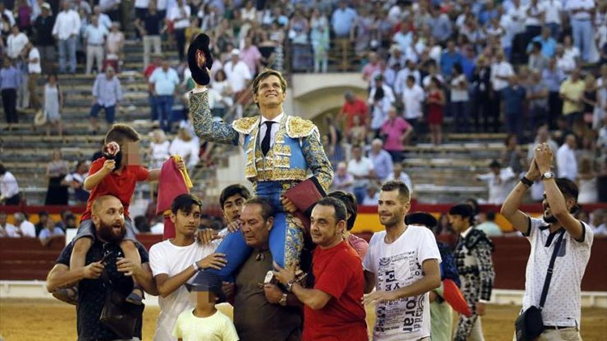 Toreo rotundo y triunfo de El Juli