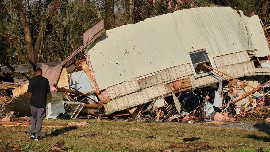 Aumentan a 27 los muertos por los tornados en Estados Unidos