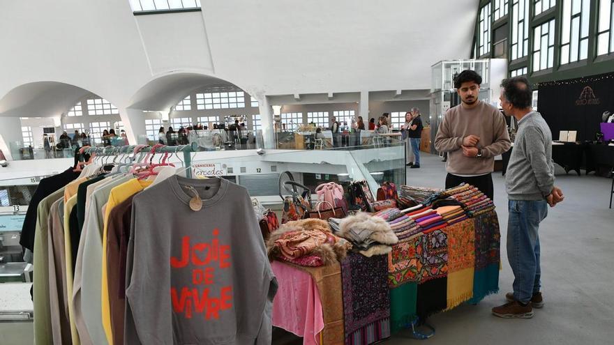 La edición de otoño del Mercado das Nubes reúne a más de 65 firmas y creadores en la plaza de San Agustín de A Coruña