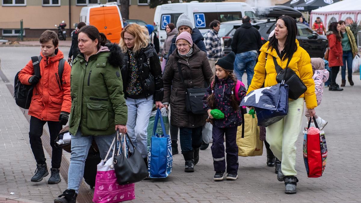 Refugees from Ukraine at the assistance point in Lubycza Krolewska, Poland