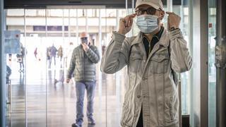 Catalunya alarga una semana la mascarilla obligatoria en CAP y hospitales