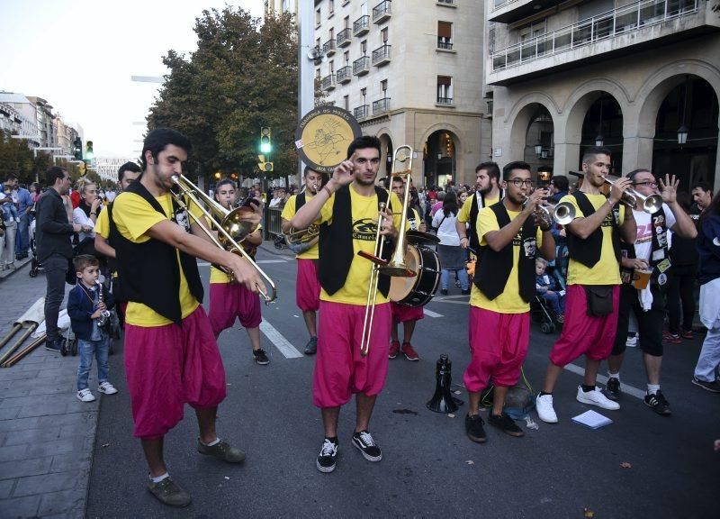 Las peñas de la Federación vuelven a tomar la calle en su maratón de charangas