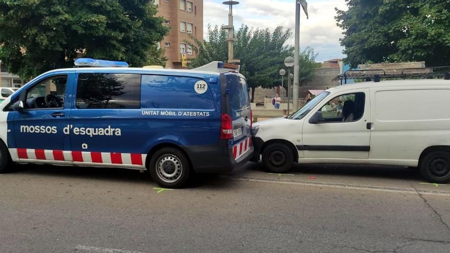 Un jove drogat i sense carnet fuig d&#039;un control a Figueres i acaba xocant contra un vehicle dels Mossos
