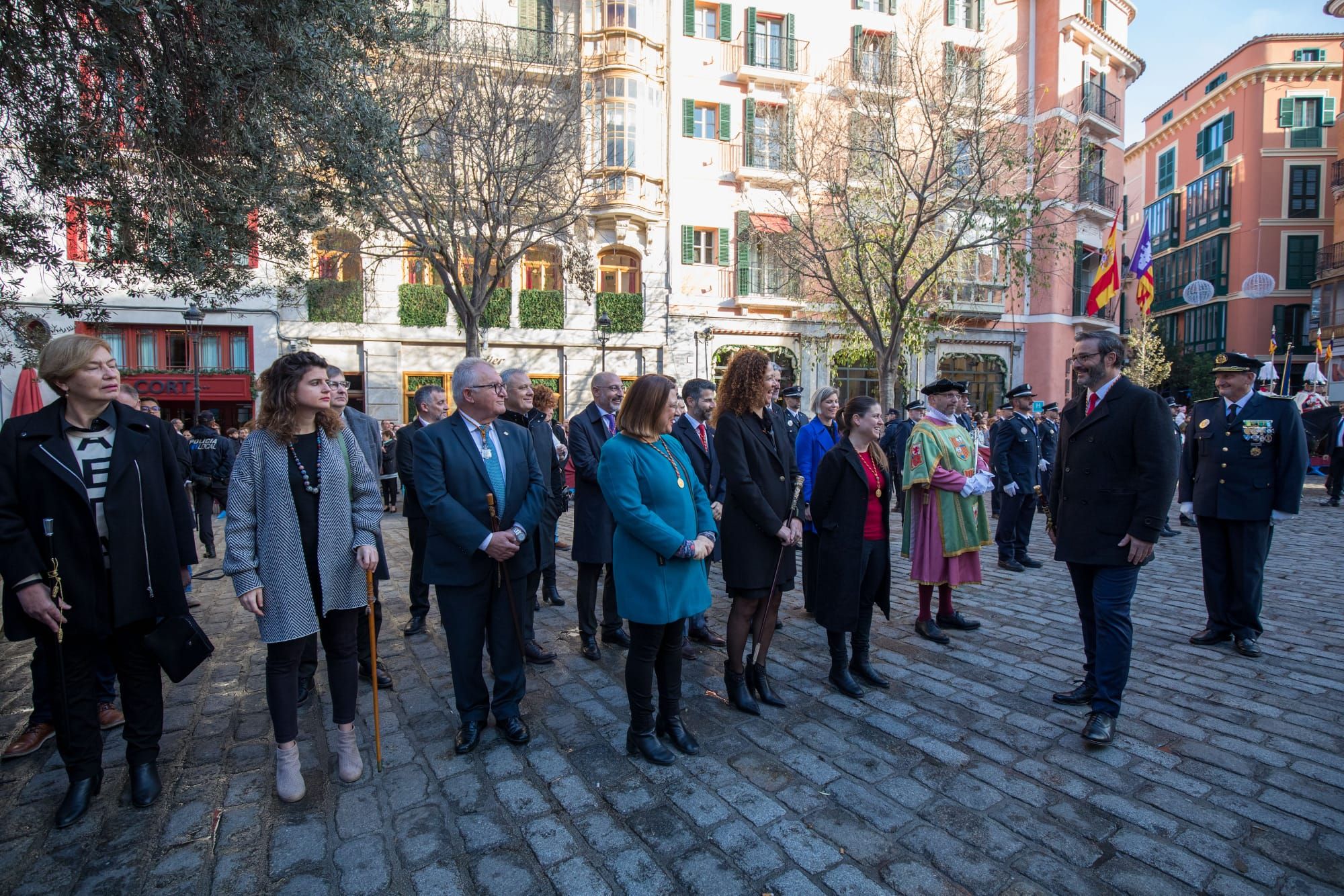 Festa de l’Estendard: el pendón real ya luce en la plaza del Ayuntamiento de Palma