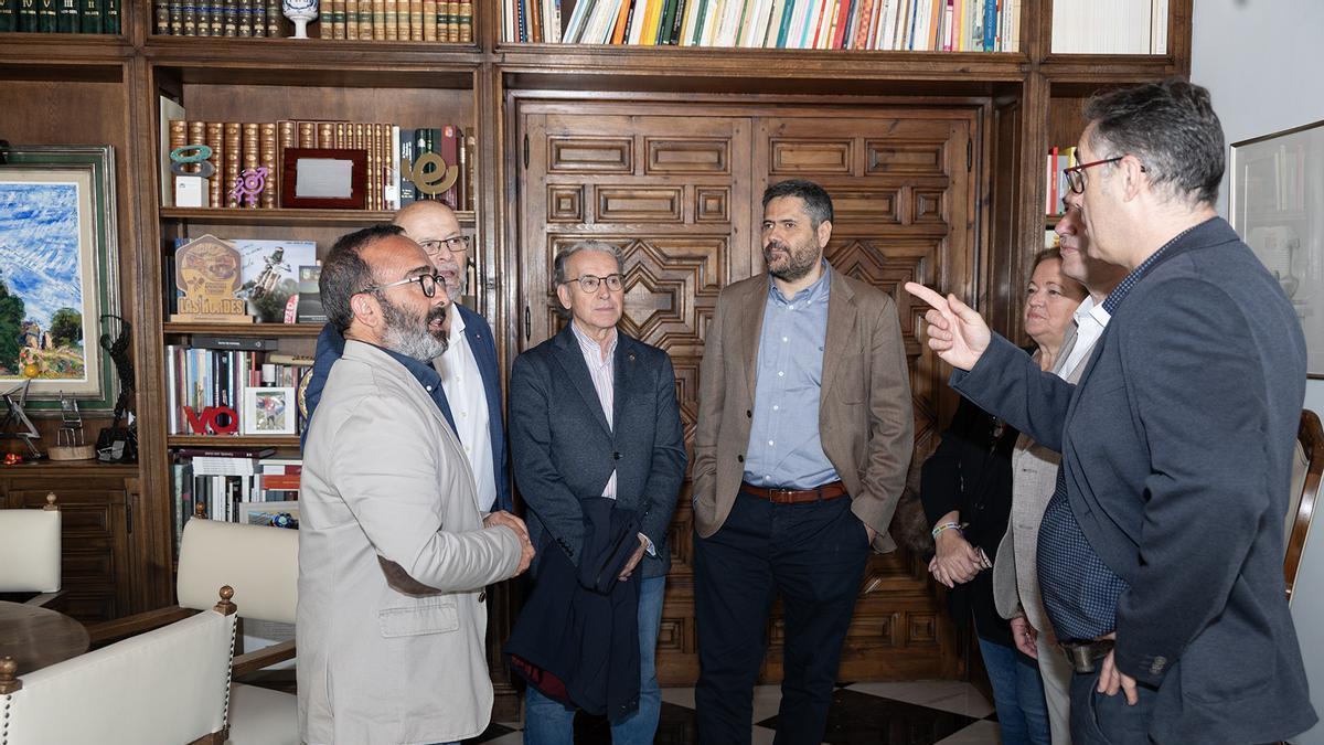 Miguel Ángel Morales, presidente de la Diputación de Cáceres, se reúne con el nuevo Comité Ejecutivo de la Plataforma del Tercer Sector de Extremadura.