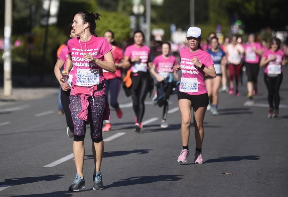 Ambiente en la V Carrera de la Mujer de Murcia