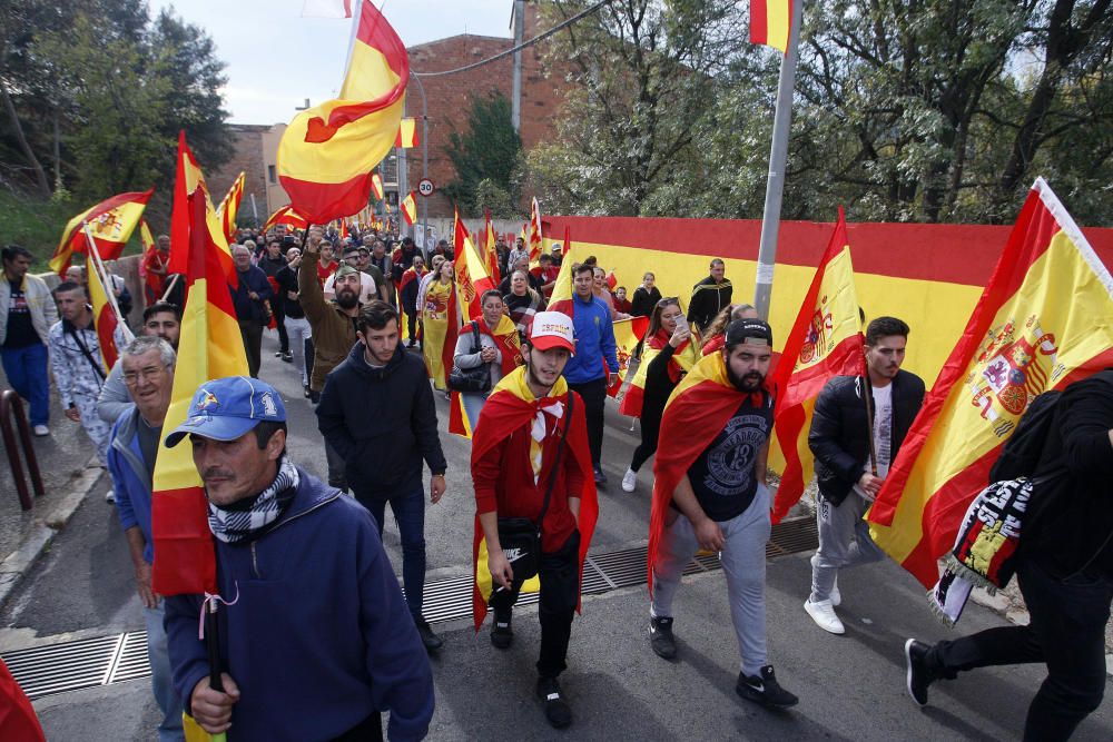 400 persones es manifesten a Girona en favor de la unitat d''Espanya i en contra del Govern destituït