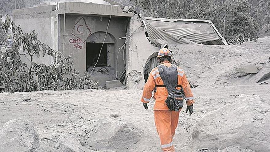 75 muertos y 200 desaparecidos por el volcán de fuego