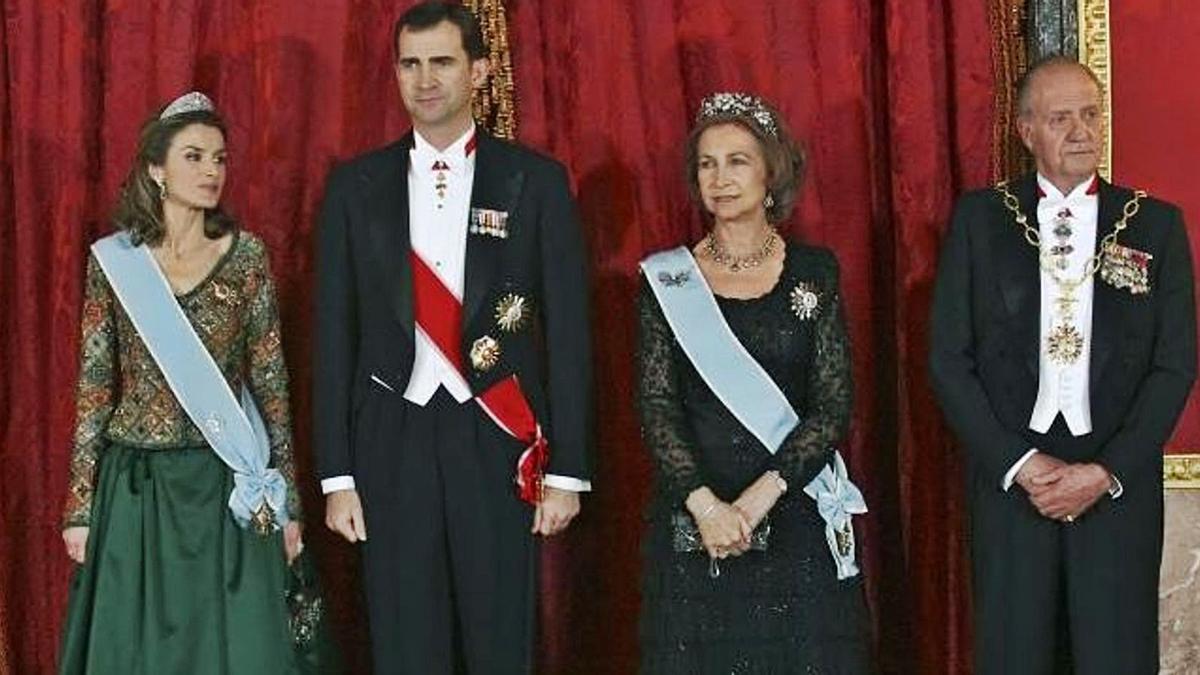 Los Borbones durante una recepción. | LEVANTE-EMV