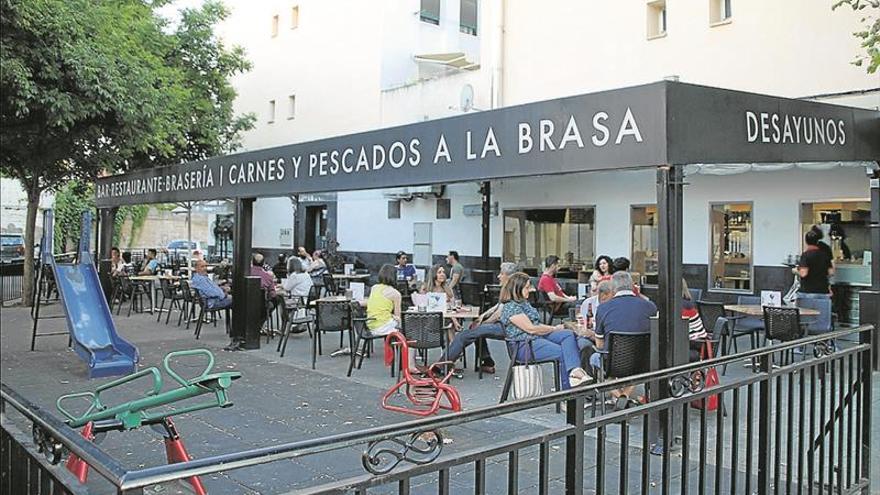 Carnes a la brasa y arroz con bogavante