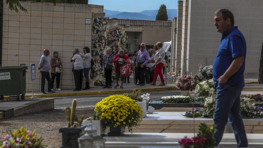 El PSOE plantea acelerar los trabajos para dar cabida a diez mil nichos más