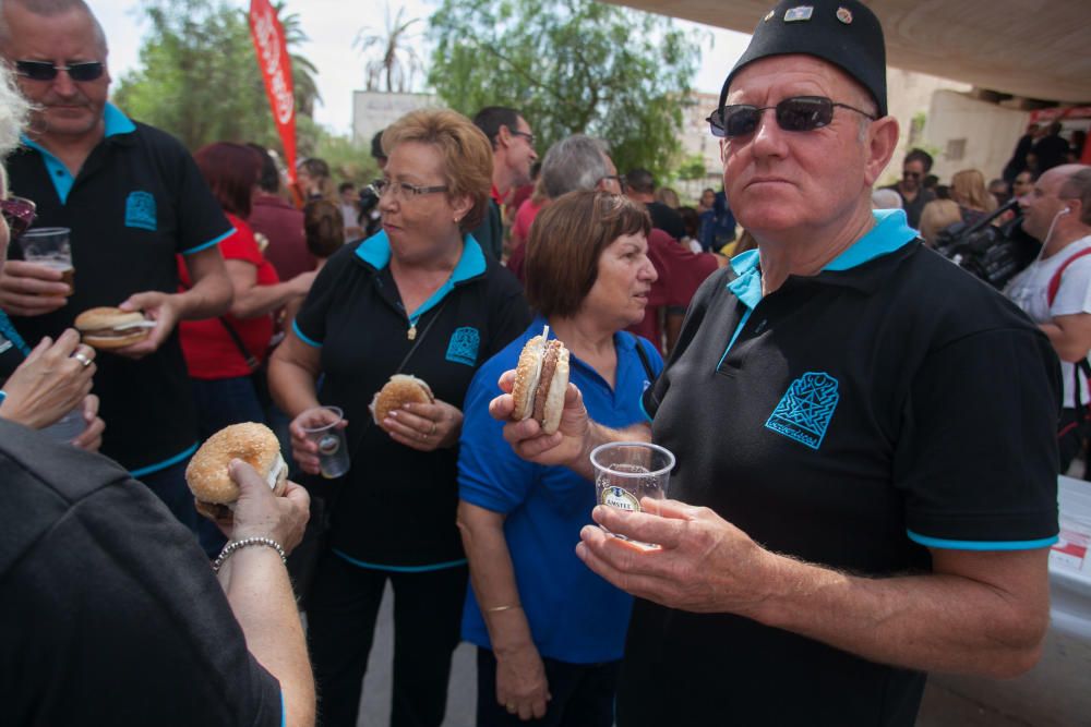 La hamburguesa más larga del mundo