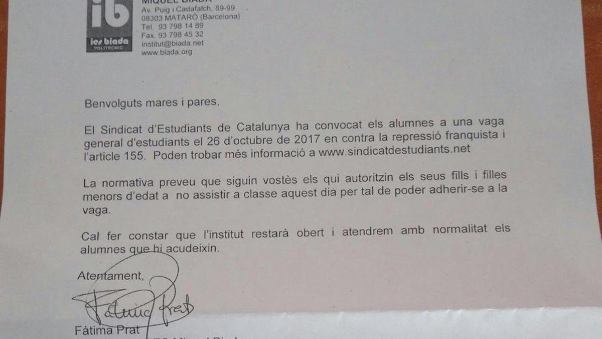 La carta que la directora del instituto Miquel Biada de Mataró ha eviado a los padres de los alumnos.