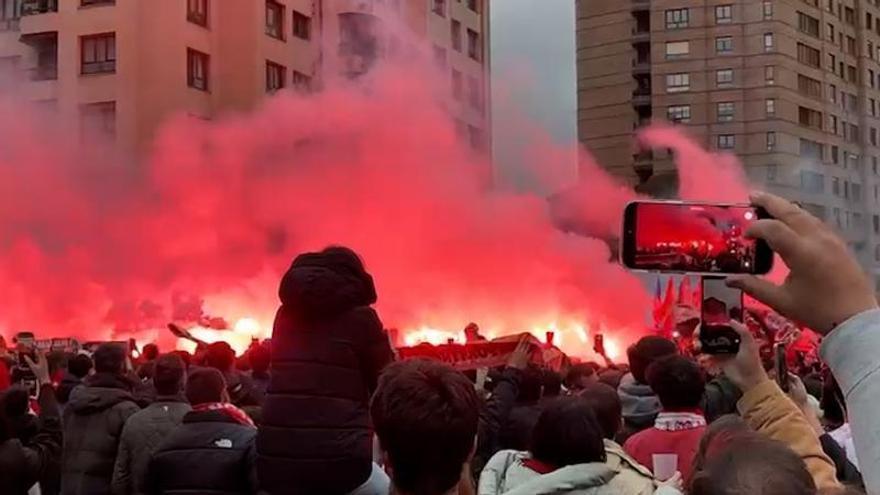 Partido de alto riesgo: Así fue el recibimiento de la afición al Sporting para su partidido ante el Deportivo de La Coruña