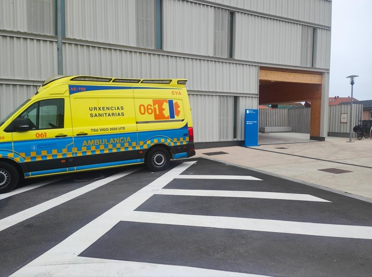 Las imágenes de la primera mañana de funcionamiento del nuevo centro de salud de Moaña