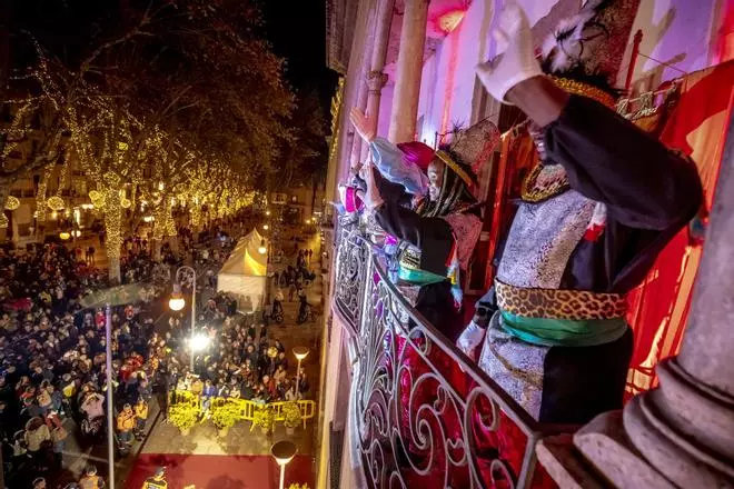 FOTOS | Cabalgata de los Reyes Magos en Palma