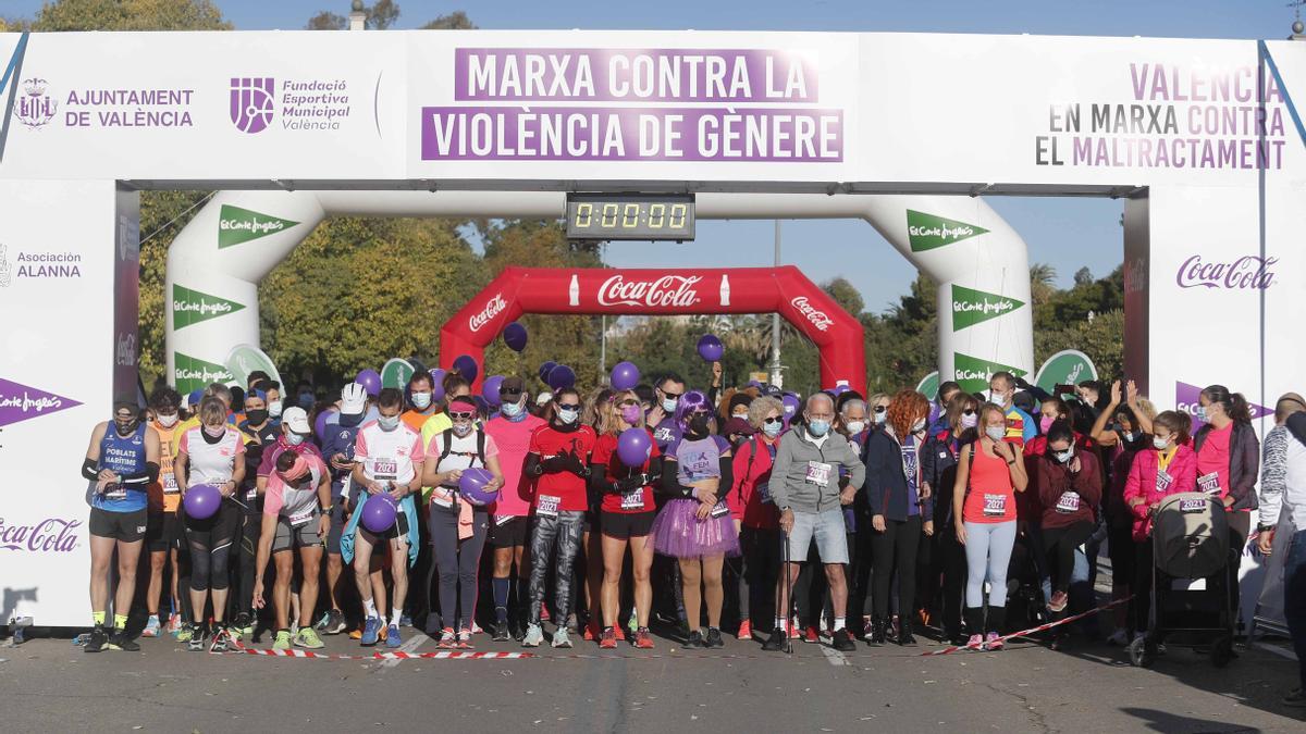 Salida de la Marcha Contra la Violencia de Género