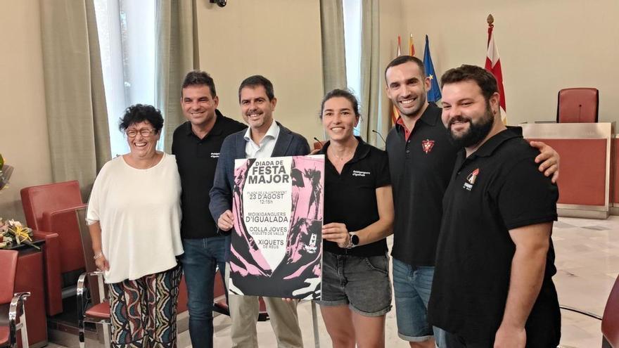 Els Moixiganguers es preparen per fer castells de 9 el diumenge de festa major