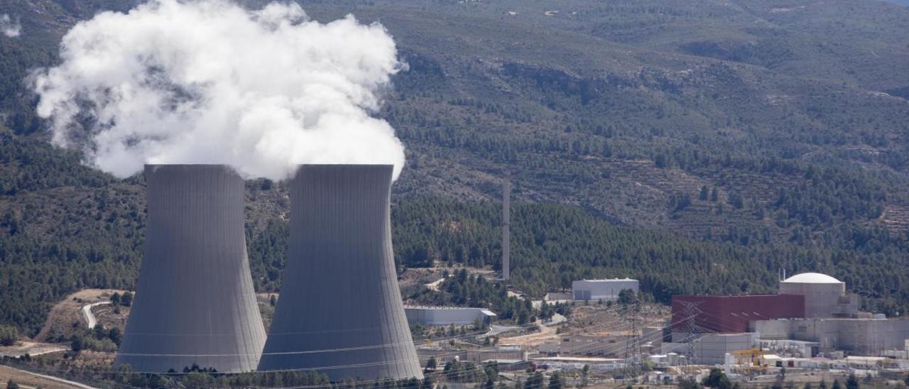 La nuclear de Cofrentes reduce un 30 % su producción por el desplome de la demanda