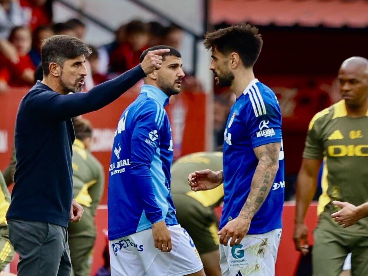EN IMÁGENES: Ambientazo en el primer partido de la final por el ascenso a Primero entre Mirandés y Real Oviedo