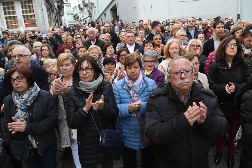 La procesión de Nuestro Padre Jesús Nazareno y Nuestra Señora de la Amargura salió ayer por las calles de la Ciudad Vieja en un Jueves Santo sin apenas lluvia.