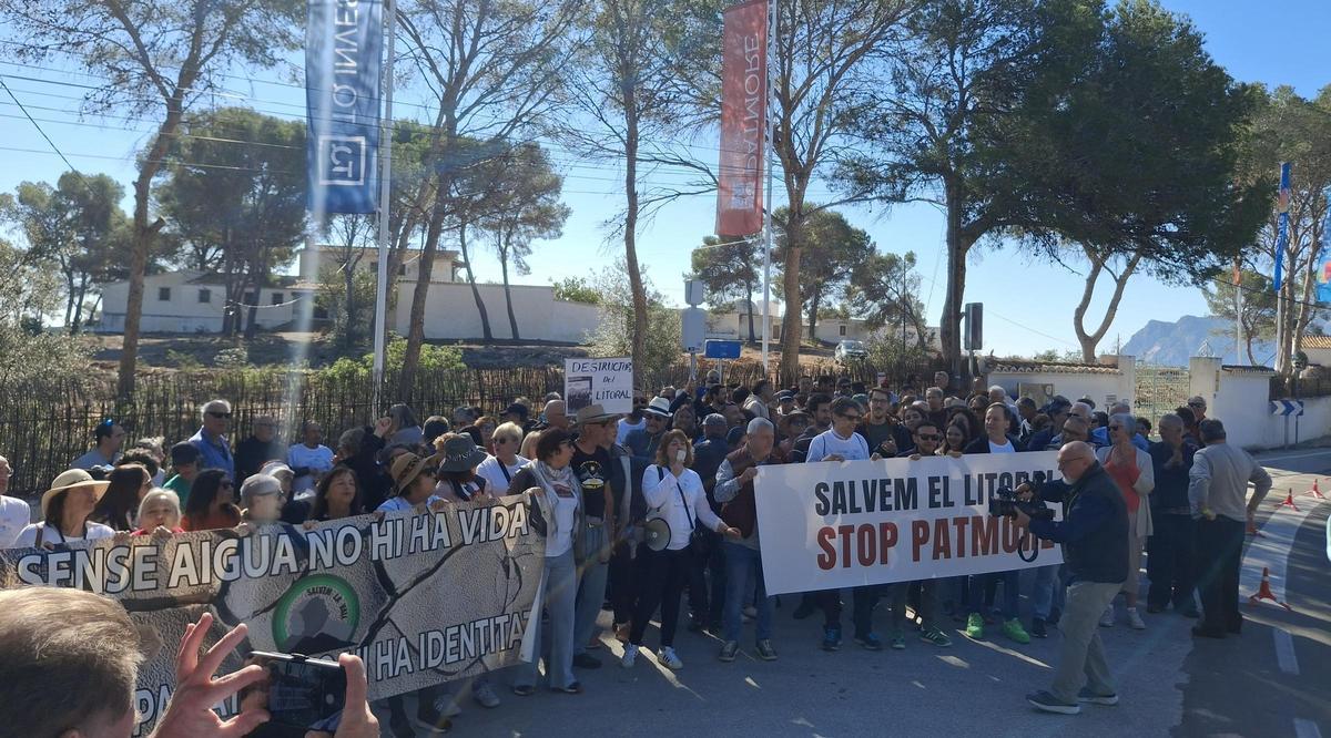 La protesta del pasado domingo contra la destrucción de la costa virgen de Benissa