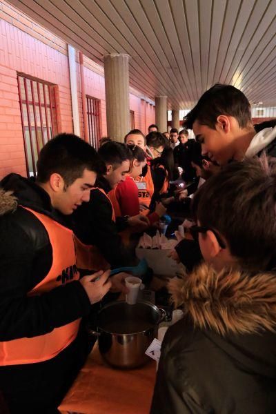 Chocolatada solidaria de alumnos de La Vaguada