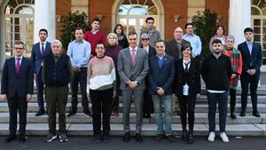Pedro Sánchez en la reunión que mantuvo esta mañana con las víctimas de la pederastia en El Palacio de la Moncloa