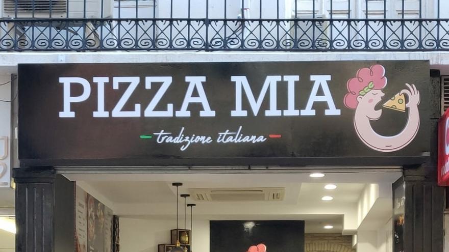 Su pala romana, al corte, es perfecta para disfrutar de una pizza mientras paseas