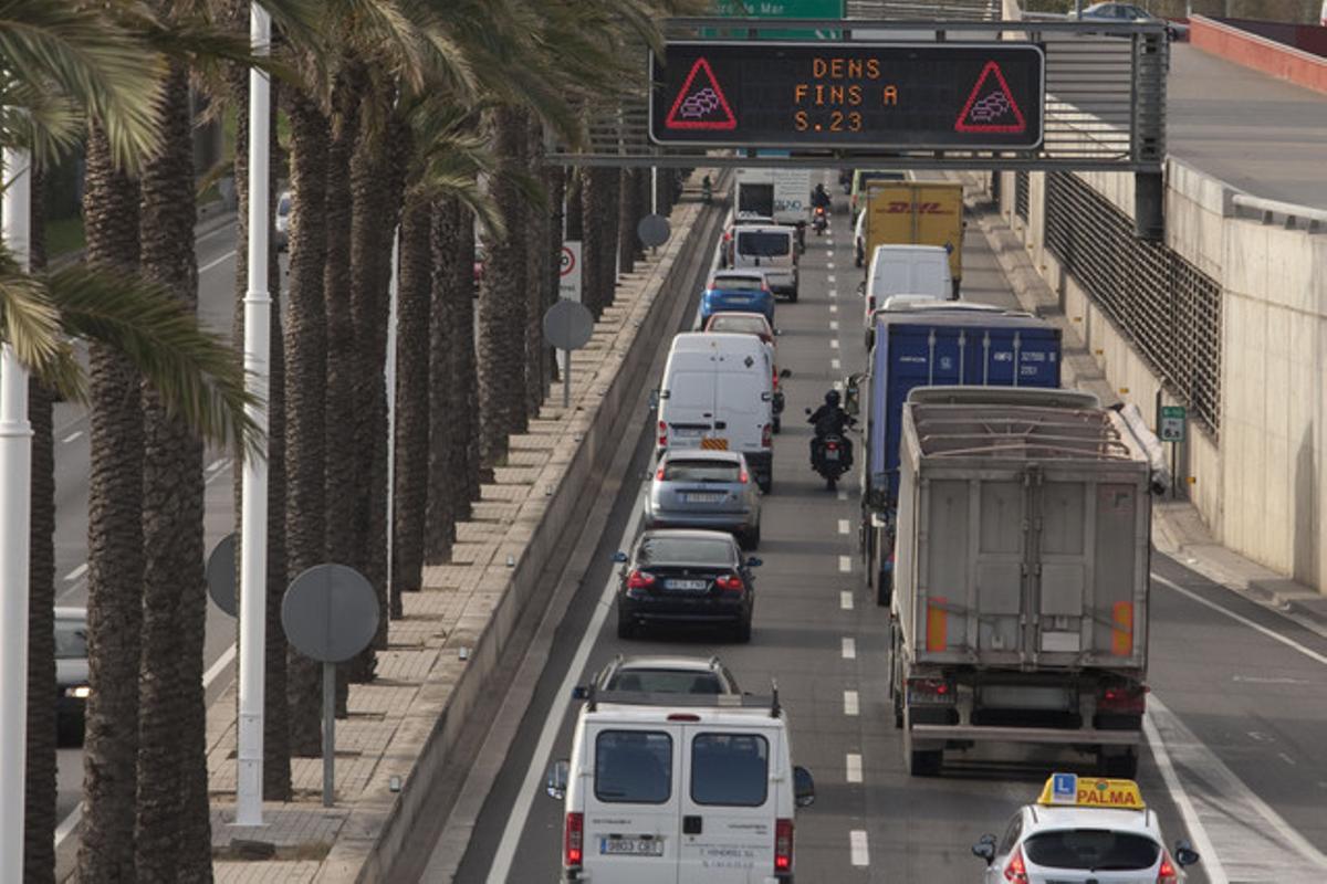 Retenciones en la ronda Litoral por un accidente en noviembre del 2009.