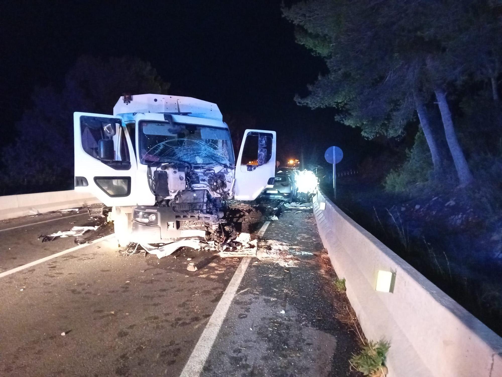 Galería: Accidente mortal en la carretera de Santa Eulària