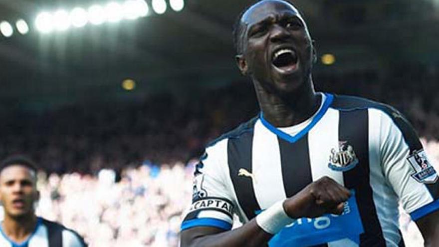 Sissoko celebrando un gol.