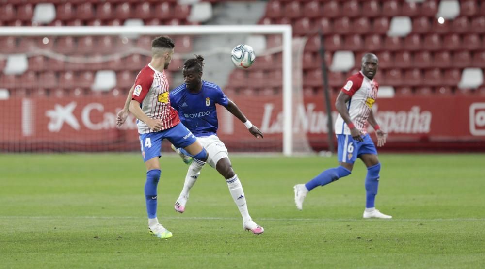 Fútbol: Así fue el Sporting-Oviedo disputado en El Molinón