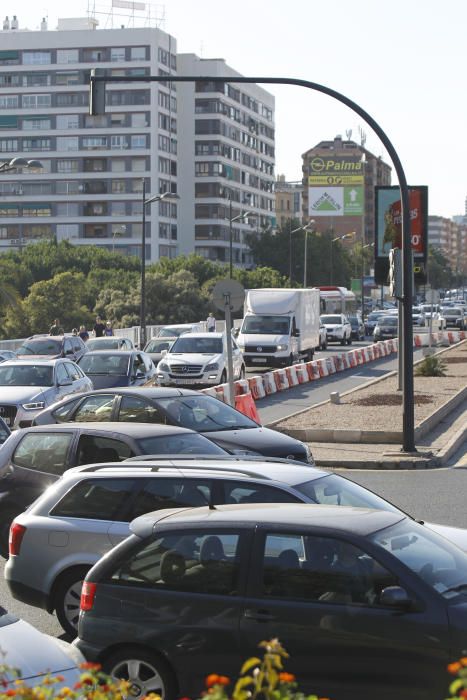 Atasco de tráfico en València por las obras en Blanquerías