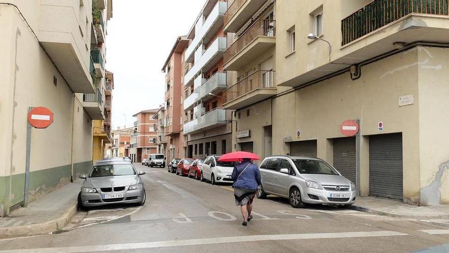 El carrer Rocabertí, on l&#039;Ajuntament de Figueres vol adquirir els pisos