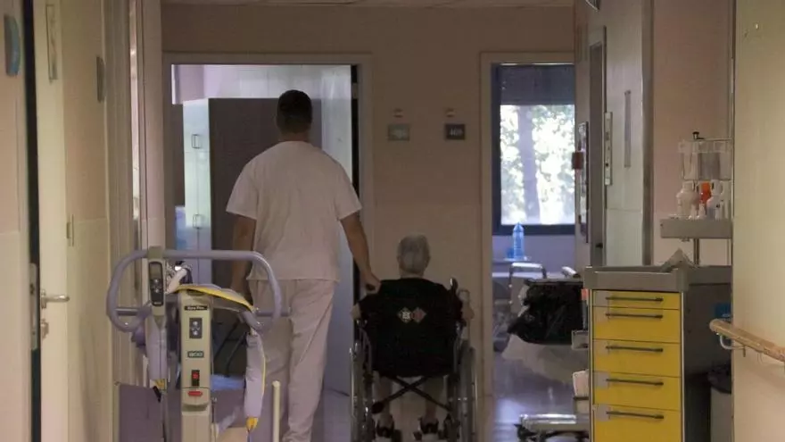Vídeo: El personal de cures pal·liatives del Bernat Jaume de Figueres rep suport psicològic per "cuidar" l'exposició al dol