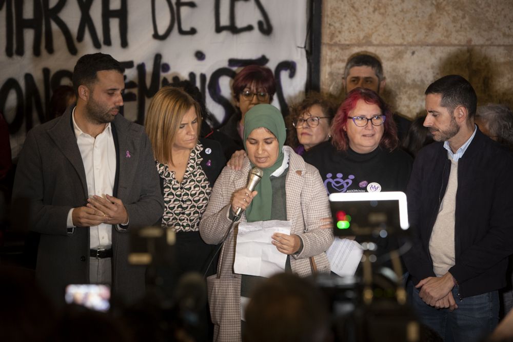 Protesta en repulsa del último asesinato machista perpetrado en Sagunt