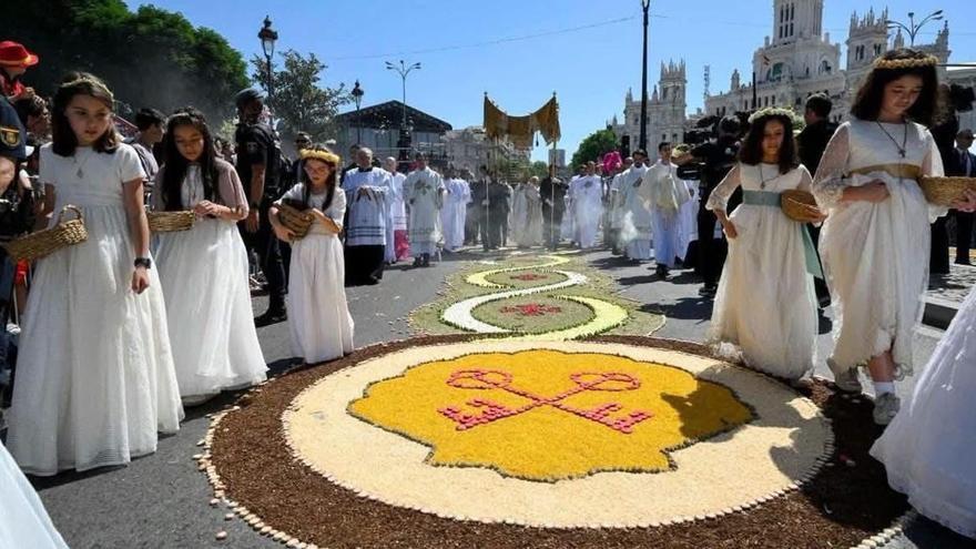 Ponteareas lleva a A Estrada un rediseño de la alfombra del papa