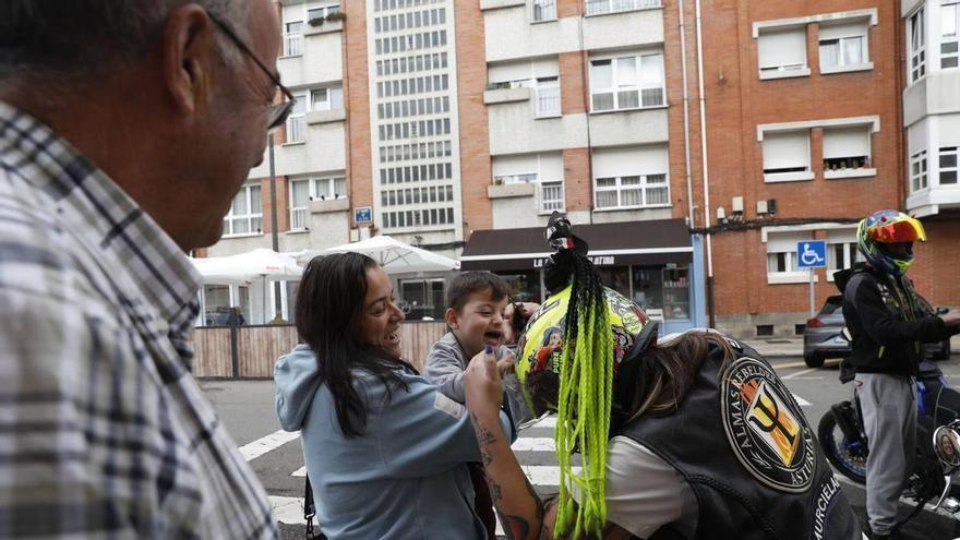 La sonrisa de Diego une a Asturias sobre dos ruedas: una iniciativa que moviliza a "moteros", comercios y vecinos por una causa solidaria