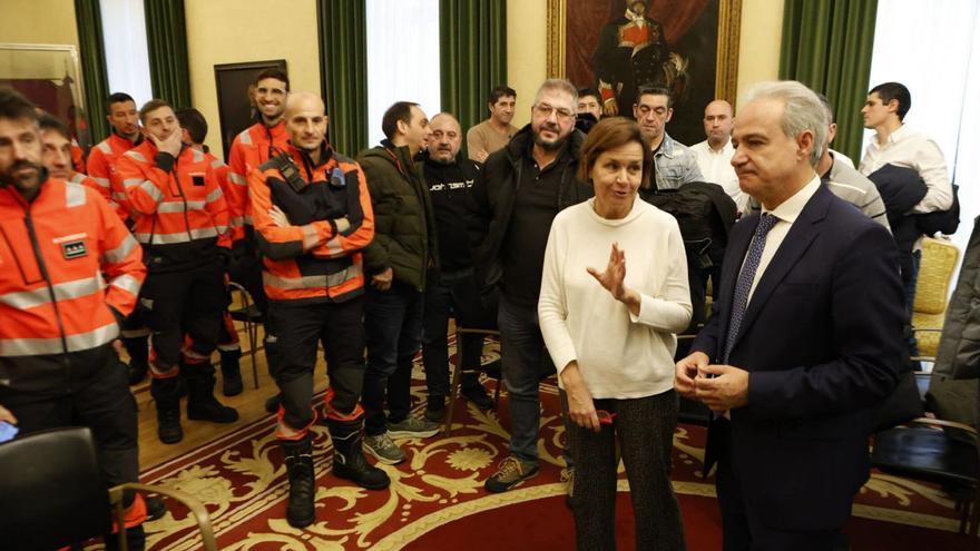 Homenaje a los trabajadores voluntarios en Valencia: unas Letronas y unos diplomas que no se los llevará el agua