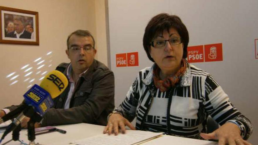 María Vicenta Crespo junto a Jordi Martínez, en su primer acto público como diputado.