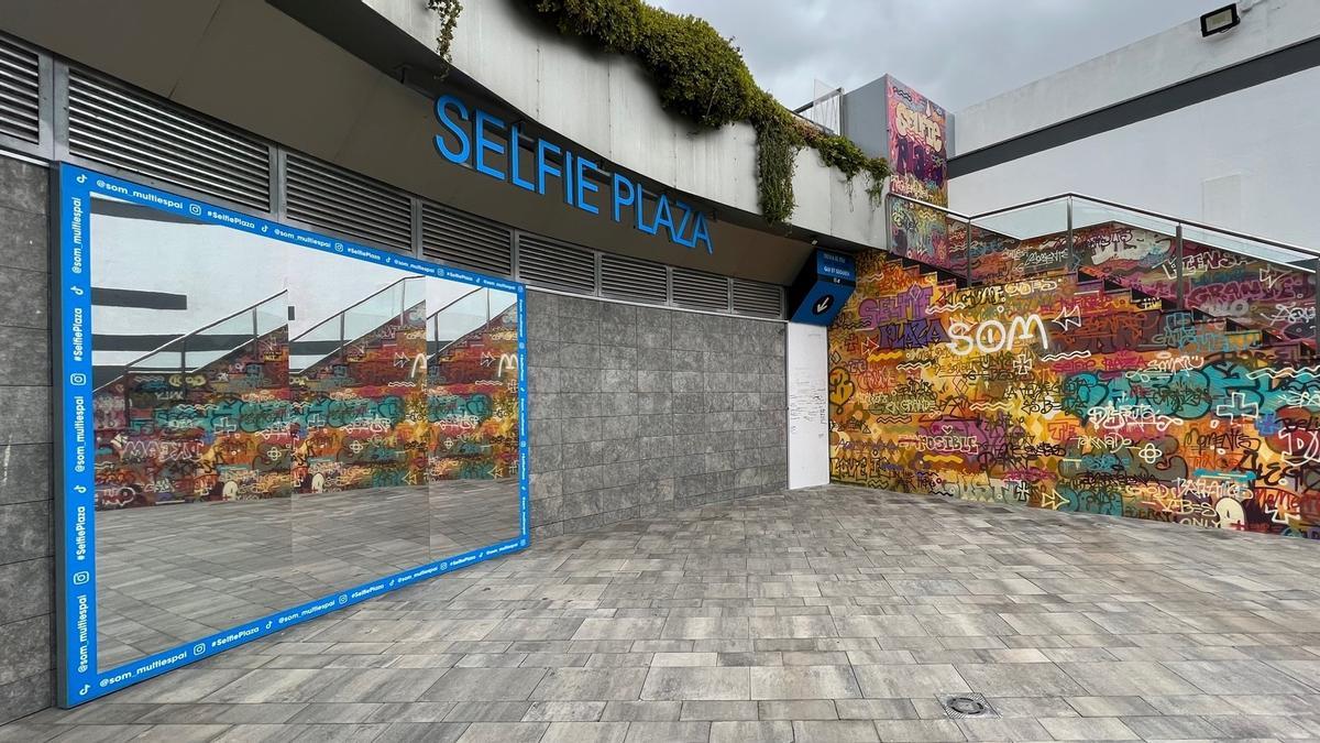 Vista de la nueva &quot;The Selfie Plaza&quot; de SOM Multiespai, en Barcelona