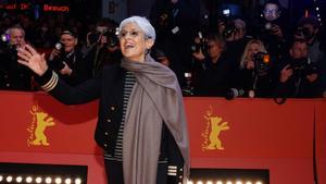 Joan Baez posa ante las cámaras en el Festival Berlinale.