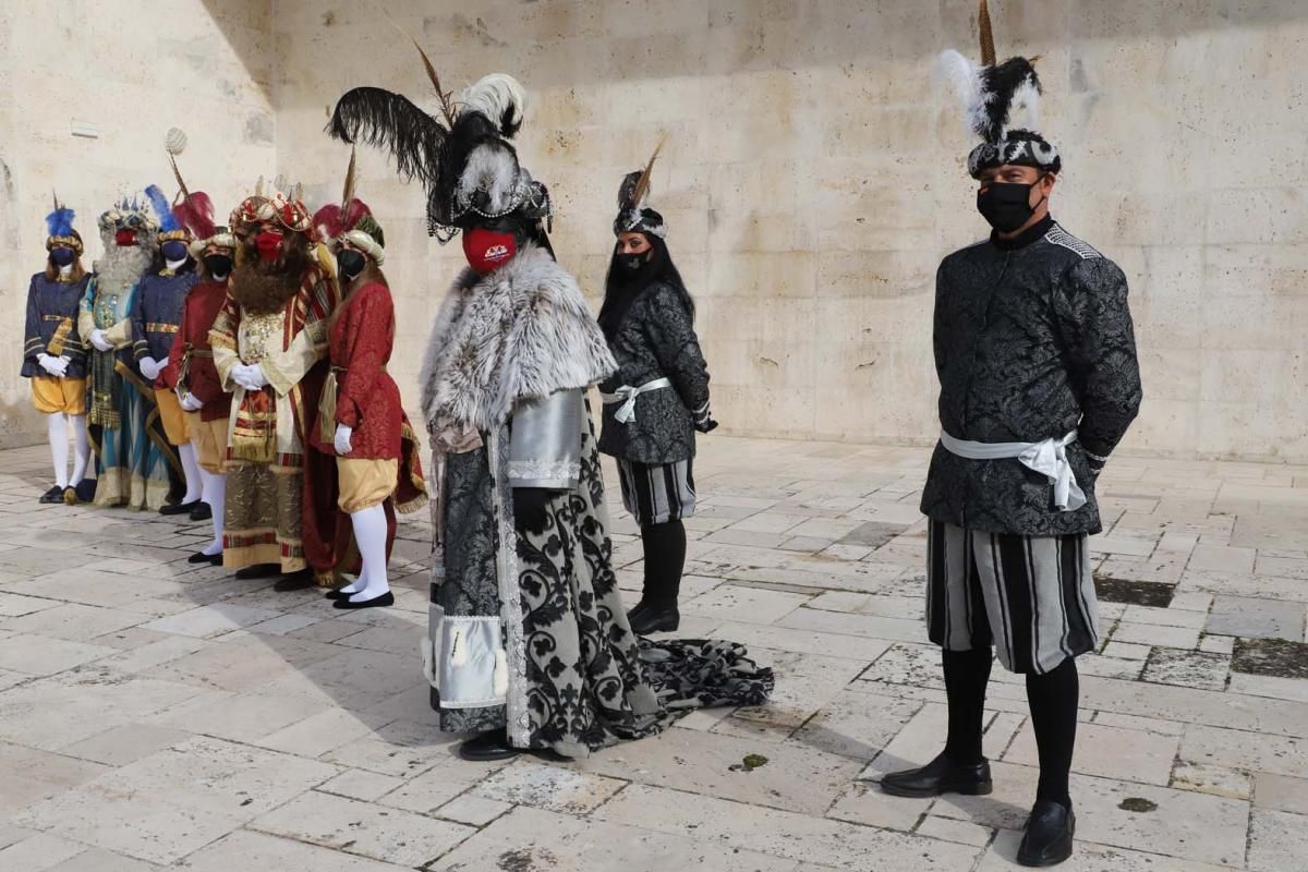 Los Reyes Magos surcan en globo el cielo de Córdoba