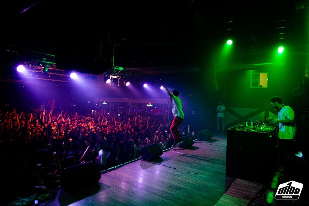 Concierto en vivo en la Sala M100.