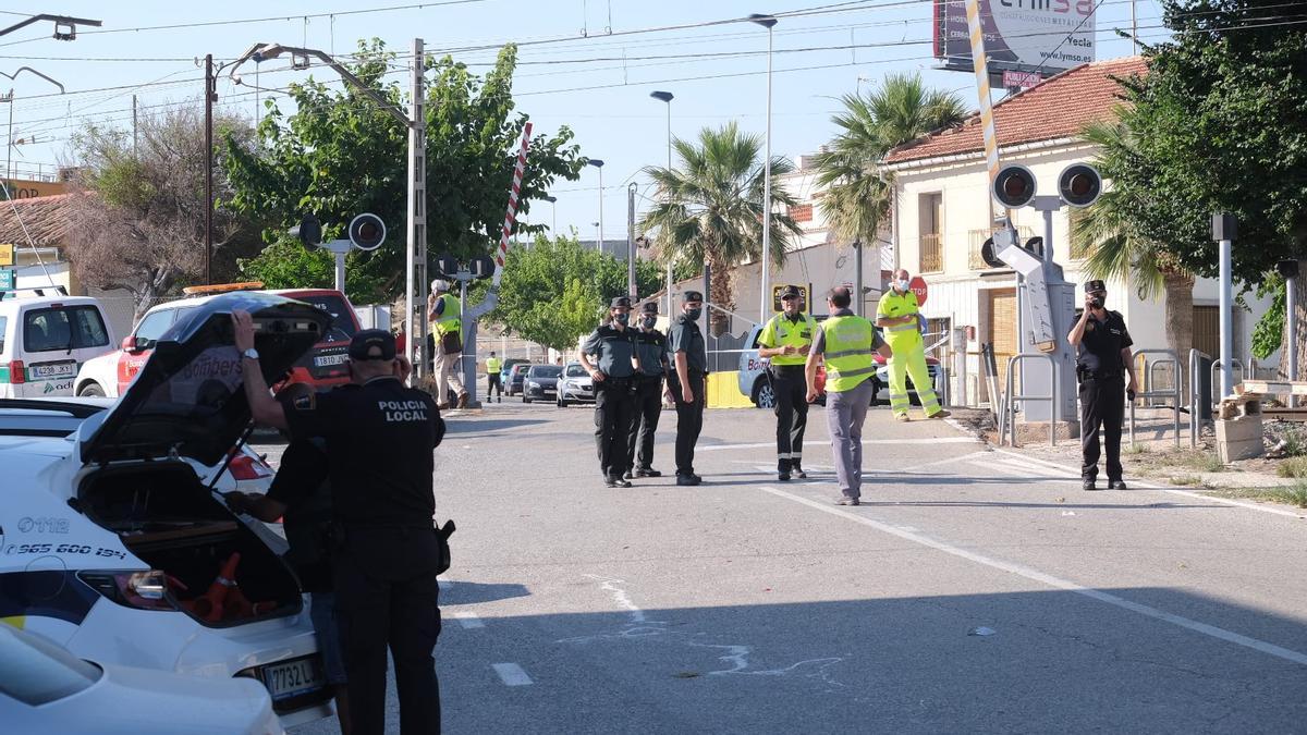 Cuatro Muertos En El Arrollamiento De Un Coche Por Un Tren En Novelda Alicante