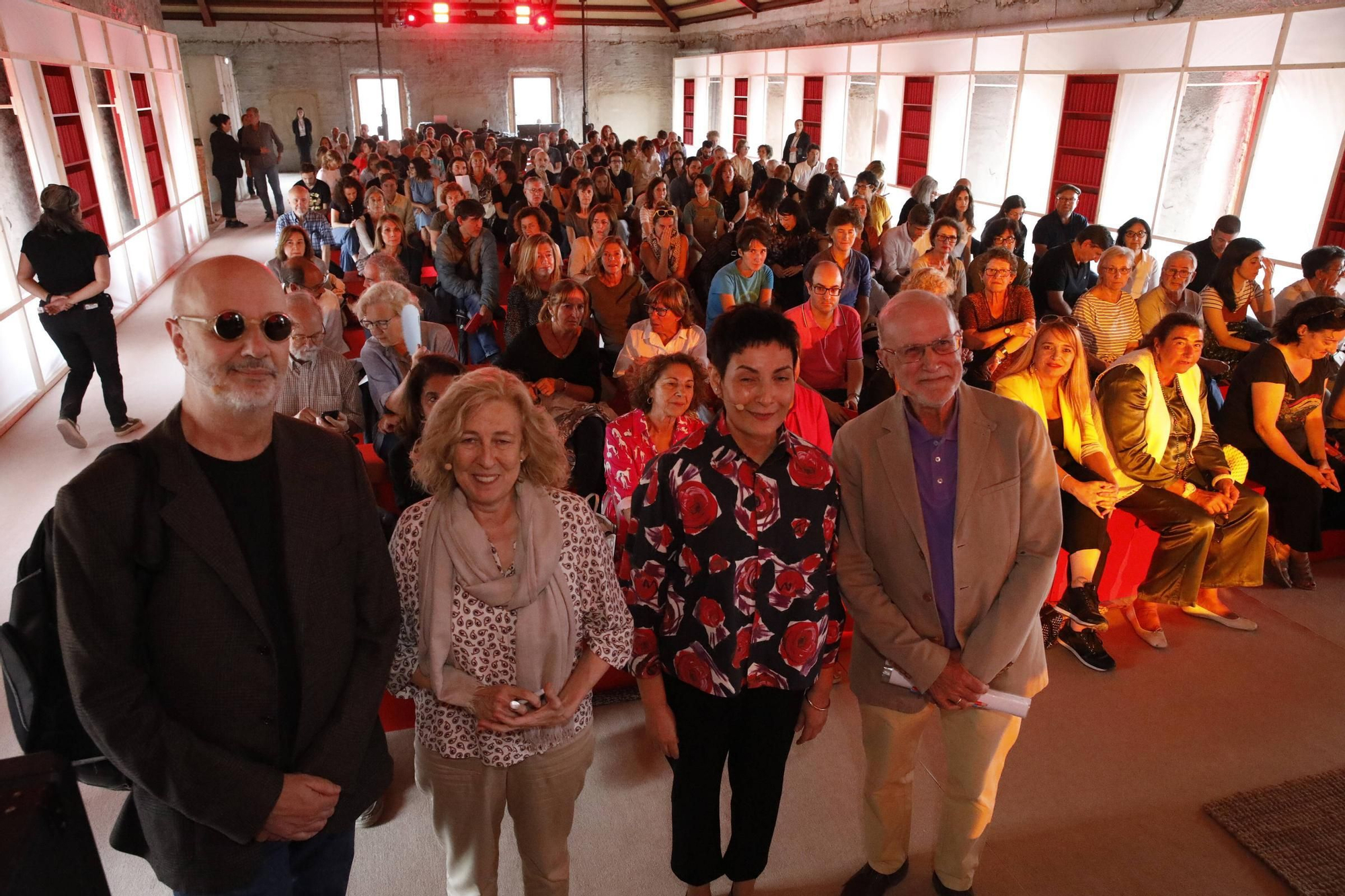 Mesa Redonda "¿De qué hablamos cuando hablamos de Murakami? Murakami en la orilla" en Edificio Tabacalera (Gijón)